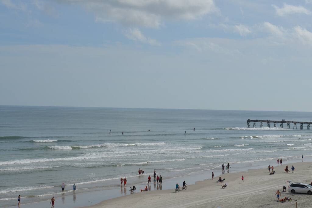 Oceanfront Studio Condo on Beach! Apartments for Rent in Daytona Beach