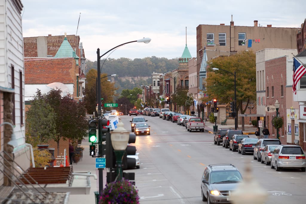 Morning Glory Retreat House Apartments for Rent in Decorah