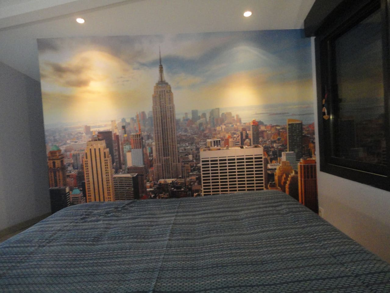 Chambre & salle de bain grand loft lofts for rent in montreuil