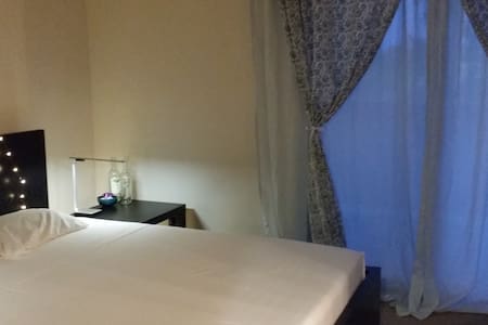 Private Room, Bathroom, and Balcony in SE Phoenix! - Phoenix - Apartment