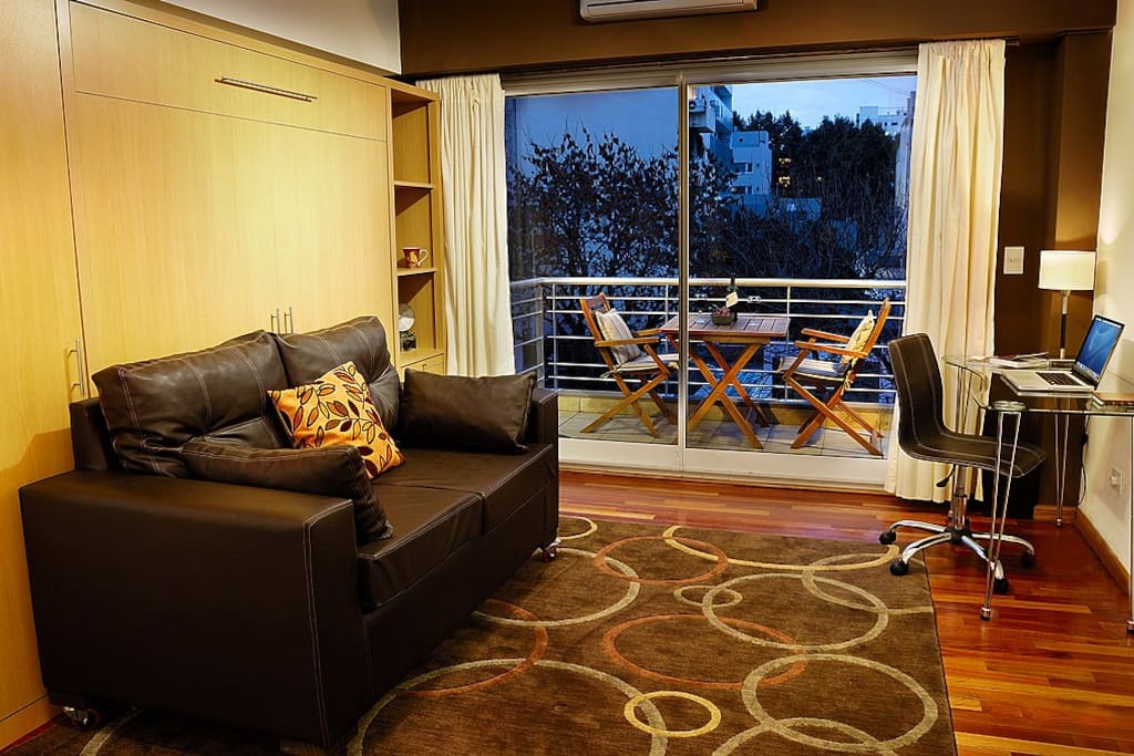 You'll feel right at home in our charming studio apartment in Palermo, Hollywood.