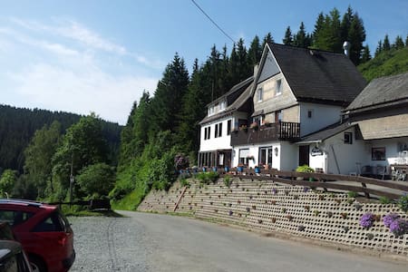 Landgasthof Nesselbach - Casa de huéspedes