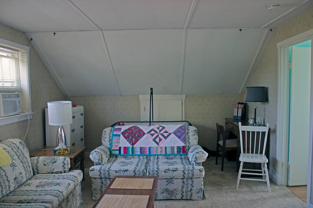 Coach House on the Niagara Trail Apartments for Rent in Port Colborne