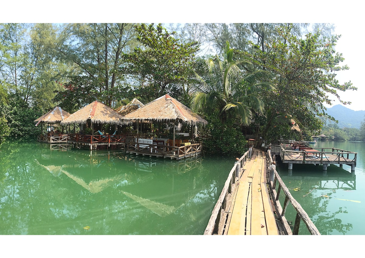 Cabane magique dans les arbres, Airbnb Louez une cabane dans les arbres pour une nuit située en Thaïlande Escapade romantique