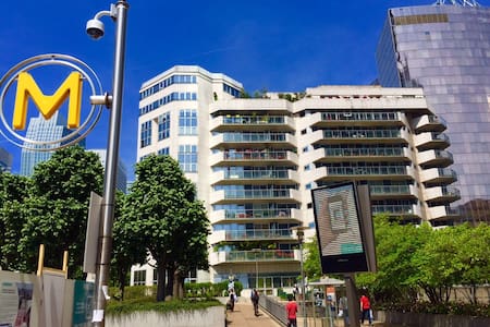 8 minutes to Champs Elysees room B - Puteaux  - Departamento
