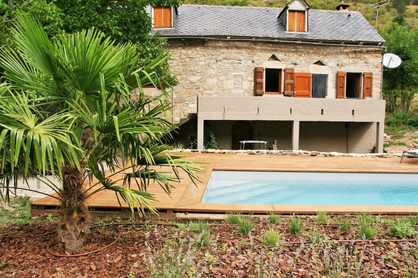 Gorges du tarn, heated swimmingpool houses for rent in quézac Ingerichte kamers lila