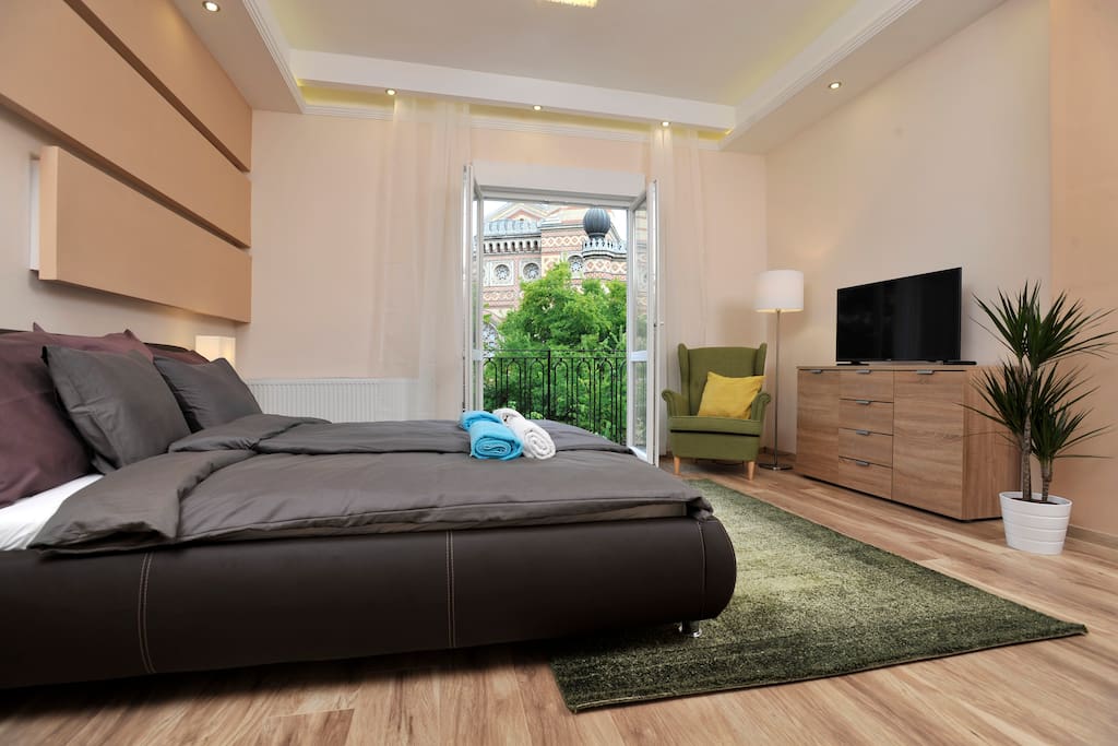 Grand Synagogue Dream Home In The Very Center