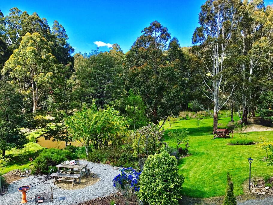 STUNNING RETREAT AMAZING VIEWS! 10 mins to MONA Houses for Rent in