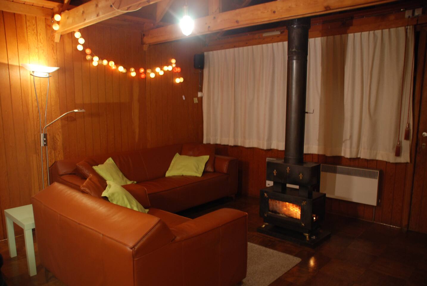 Chalet aan bosrand en riviertje chalets te huur in bièvre (graide)