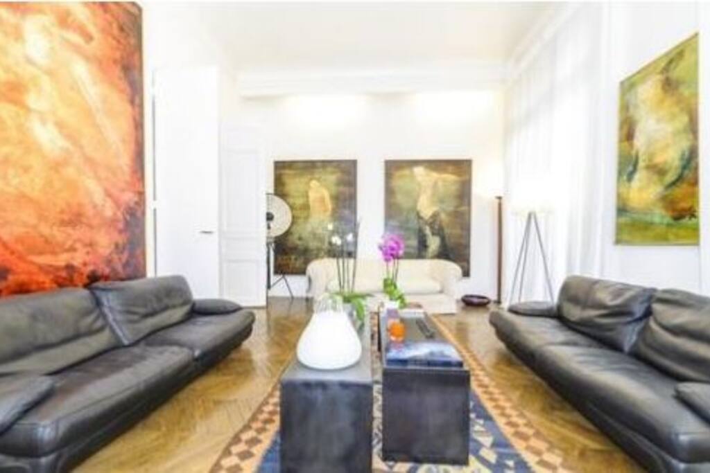 [Iéna] Luxurious flat for 8 in the Golden Triangle