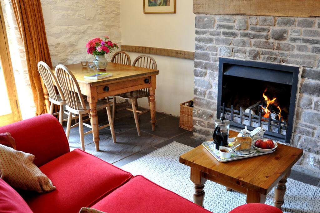 Flagstone Cottage, Broadley Farm Houses for Rent in Abergavenny