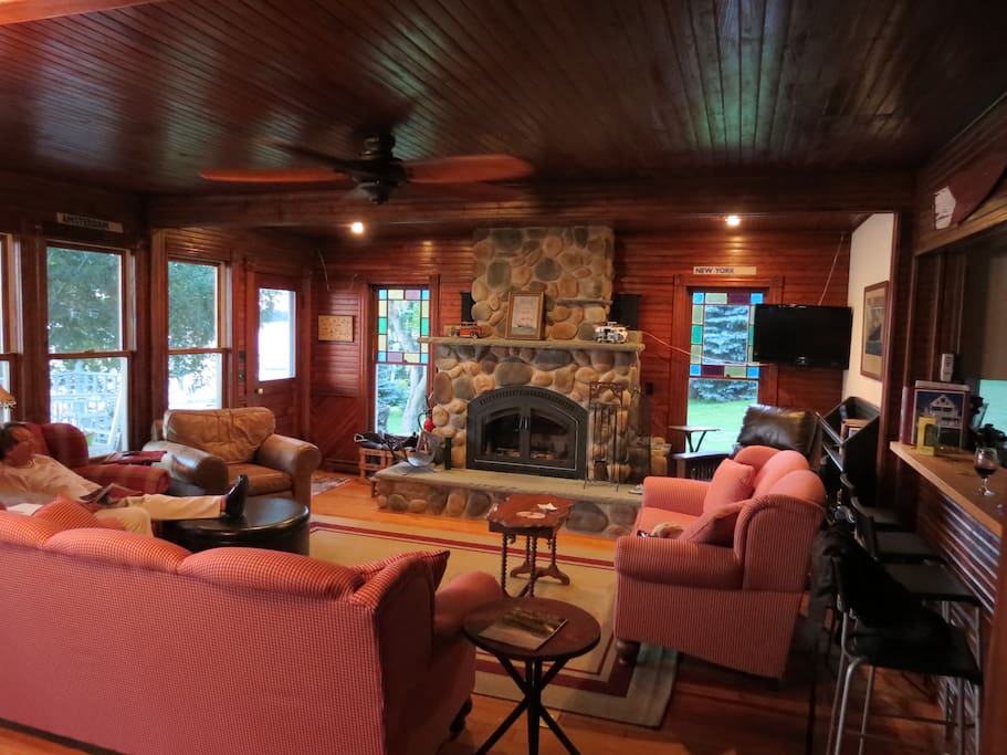 Silver Lake Sunset Cottage Houses for Rent in Castile