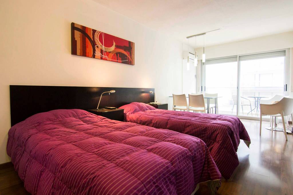 One king size bed or two twins