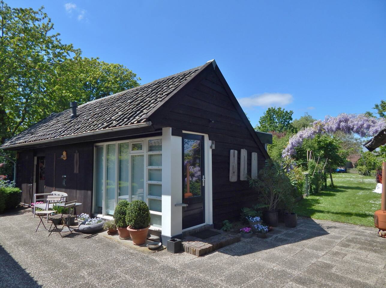 Top 20 angeren verhuur van vakantiehuisjes en cottages airbnb ... Muur kleur abrikoos slaapkamers