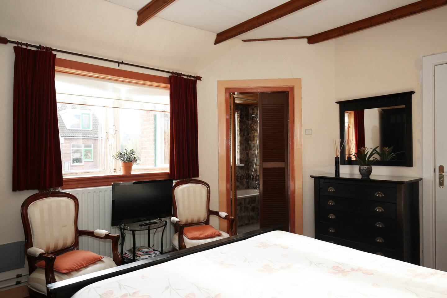 B&b de lindenduin in zandvoort bed & breakfasts te huur in zandvoort