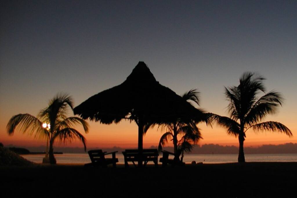 Slaapkamerdeur Slot : Islamorada-Florida Keys/ jacuzzi rm – Bed & Breakfasts te Huur in Slaapkamerdeur Slot : Islamorada-Florida Keys/ jacuzzi rm – Bed & Breakfasts te Huur in