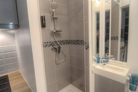 HYPER CENTRE - CONFORTABLE - ATYPIQUE - PROX OPERA - อพาร์ทเมนท์